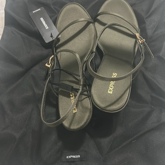 Express Strappy Sandals Olive color size 7 NWT and dustbag - Picture 5 of 6
